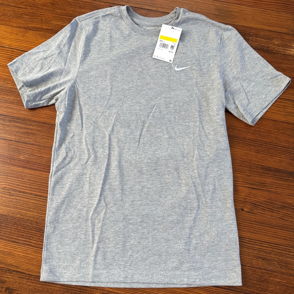 Nike Men's Gray Short Sleeve Tee